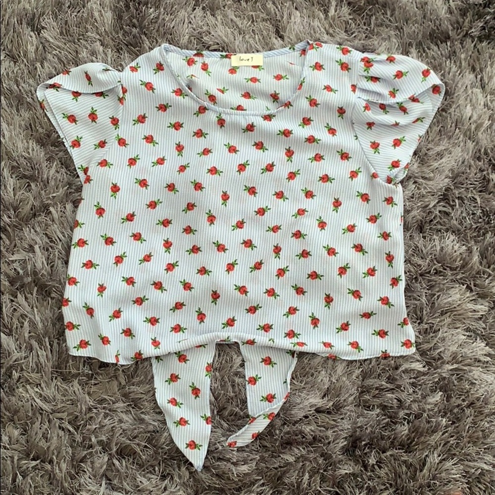 A cute rose blouse <3